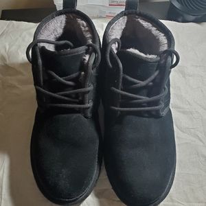 Gently worn men uggs